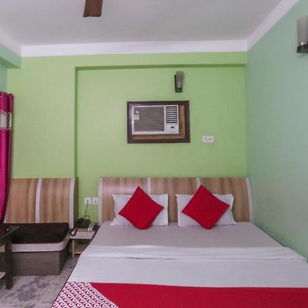 Oyo 60609 Hotel Tanushree Rampurhat 外观 照片